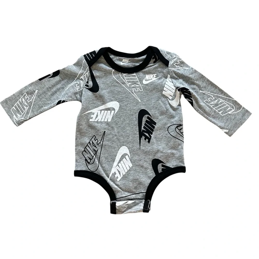 Nike 2 Piece Set Long Sleeve Bodysuit & Black Joggers Boys Size 6 Months NWT